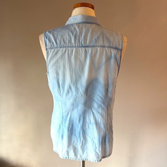 Guess women’s tie dye  blue button down shirt pocket collared sleeveless Med - Picture 11 of 11